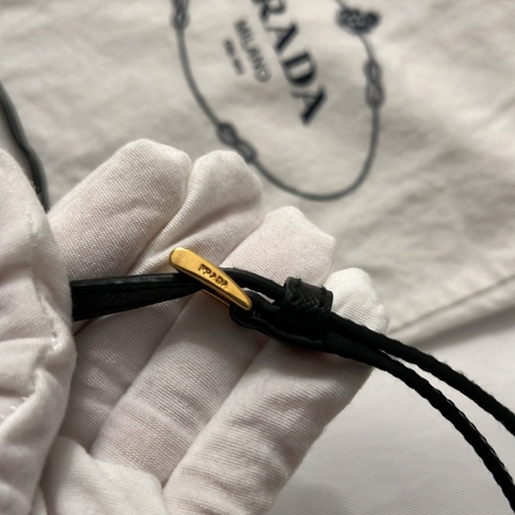 Prada Black Leather Crossbody/Camera bag Saffiano Leather - Picture 5 of 17